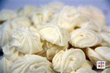 White Chocolate Whirls in 200g bag